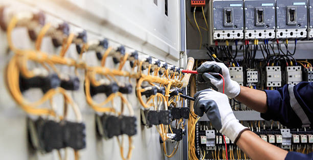 Professional Electrician technician working in Grayville, IL